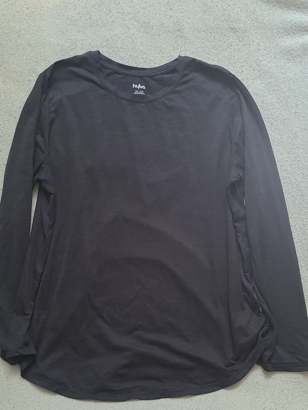 Hyba Men's Long-Sleeve Crewneck Tee in Black